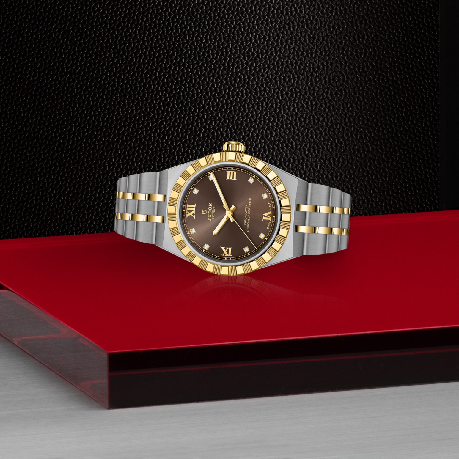 TUDOR TUDOR Royal Caja de acero inoxidable y oro amarillo de 30 mm, con acabado pulido y satinado - M2830A1A3-0001 en Pons 1845