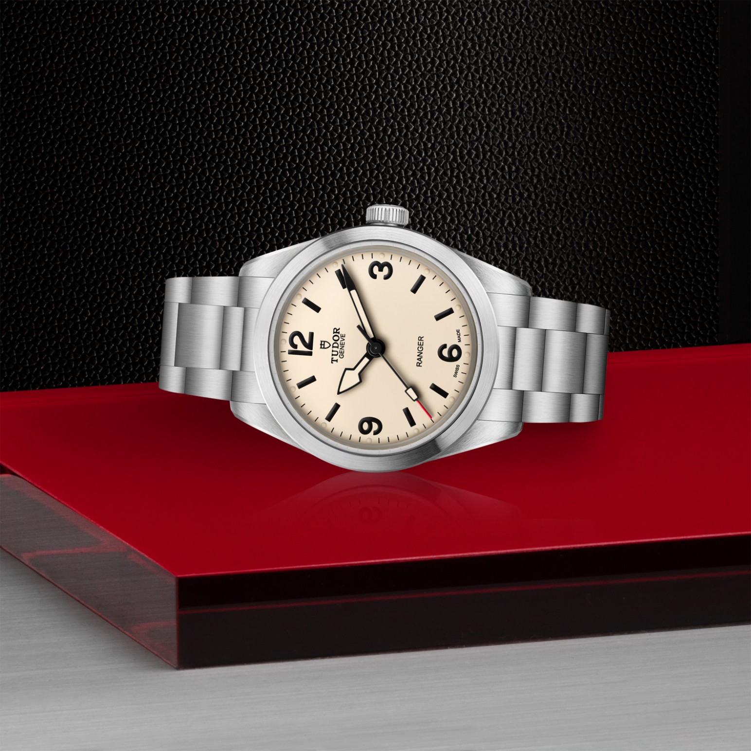 TUDOR Ranger Caja de acero de 39 mm, acabado satinado - M79950-0008 en Pons 1845