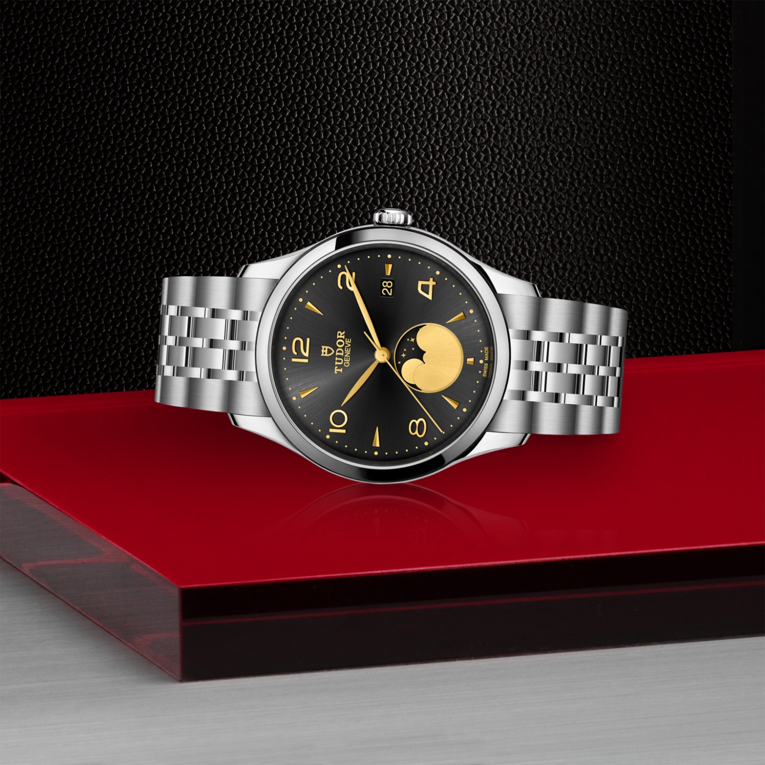 TUDOR TUDOR 1926 Luna 39mm steel case with polished finish - M91560-0003 at Pons 1845