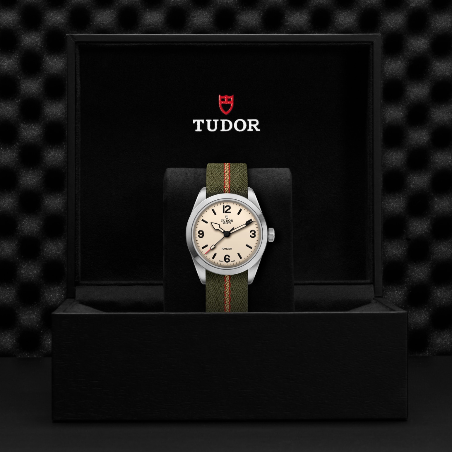 TUDOR Ranger Caja de acero de 39 mm, acabado satinado - M79950-0011 en Pons 1845